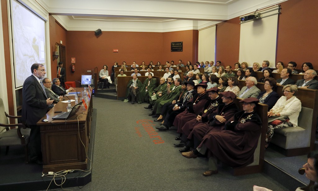 Ordovás rompiendo mitos ante una audiencia atrapada. (Servicio Adico)